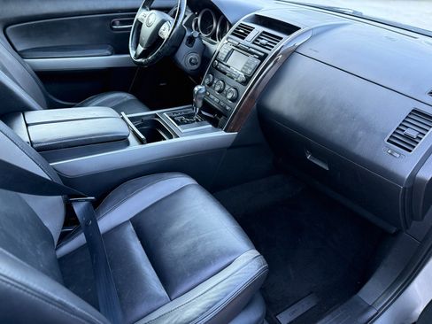 Used 2010 MAZDA CX-9 Grand Touring w/ Moonroof & Bose Audio Pkg image 8