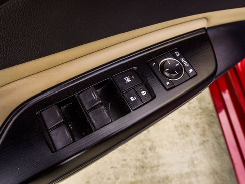 Used 2020 Lexus ES 350 Ultra Luxury w/ Accessory Package 2 FWD image 35