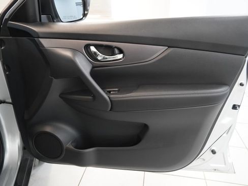 Used 2015 Nissan Rogue SV AWD/4WD image 33