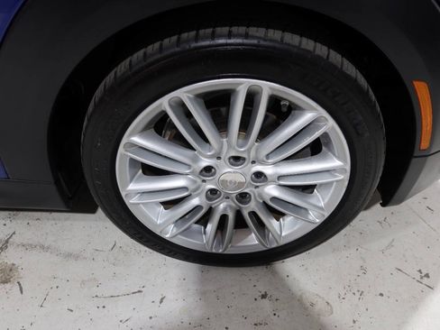 Used 2019 MINI Cooper S w/ Signature Upholstery Package FWD image 35