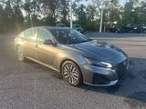 Used 2023 Nissan Altima 2.5 SV image 2
