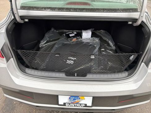 Used 2026 Hyundai Elantra SE w/ Cargo Package FWD image 25