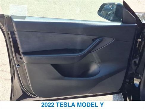 Used 2022 Tesla Model Y Long Range AWD/4WD image 12
