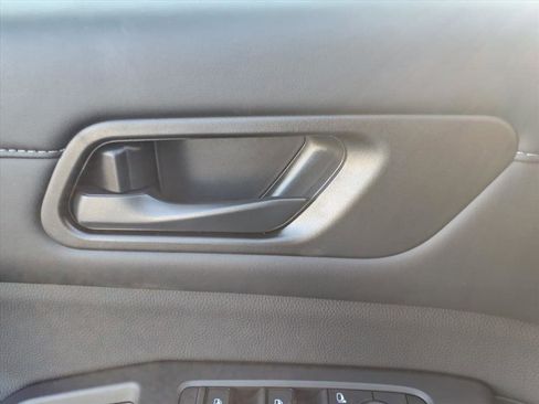 New 2025 Nissan Pathfinder S image 16