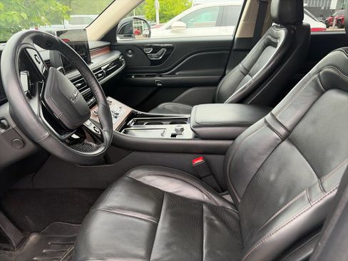 Used 2022 Lincoln Aviator Reserve w/ Equipment Group 201A AWD/4WD image 6