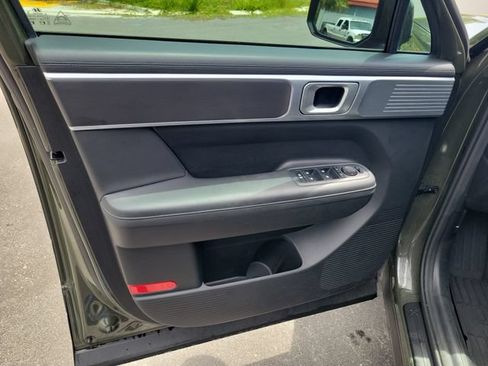 Used 2025 Hyundai Santa Fe SEL FWD image 16