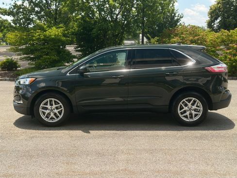 Used 2022 Ford Edge SEL w/ Convenience Package AWD/4WD image 4