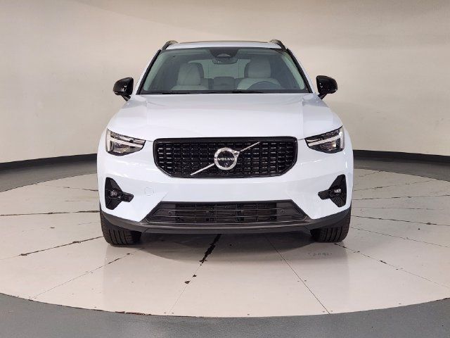 Certified 2026 Volvo XC40 B5 Plus w/ Protection Package Premier AWD/4WD image 9