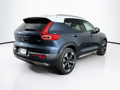 Used 2021 Volvo XC40 T5 Momentum w/ Premium Package AWD/4WD image 9