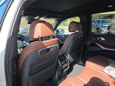 New 2026 BMW X7 xDrive40i w/ M Sport Package AWD/4WD image 16