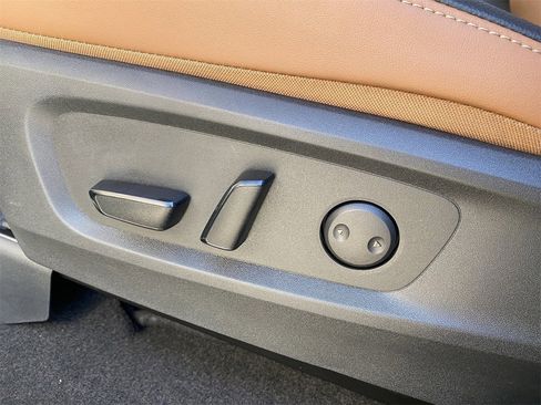 New 2025 Nissan Pathfinder Platinum image 22