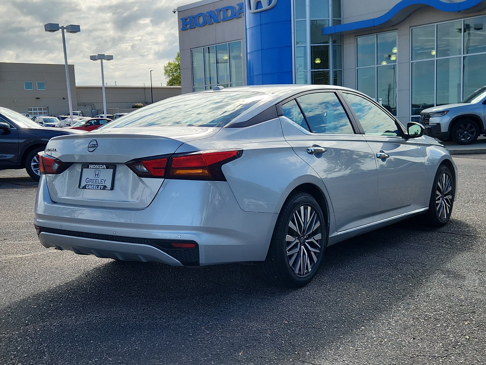 Used 2025 Nissan Altima 2.5 SV FWD image 5