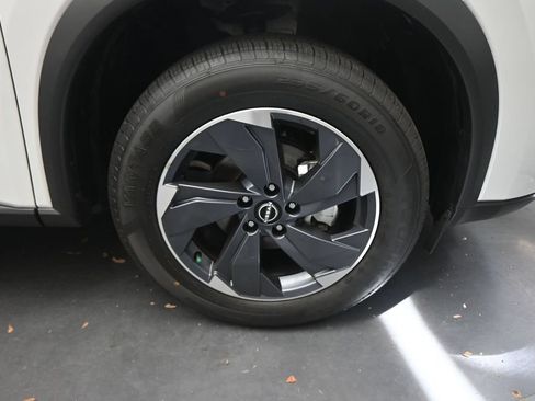 Used 2025 Nissan Rogue SV FWD image 22