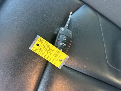 Used 2025 Audi Q3 2.0T Premium image 34