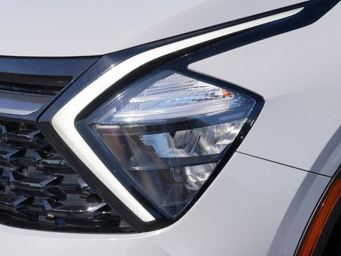 Certified 2023 Kia Sportage X-Line w/ X-Line Premium Package image 16