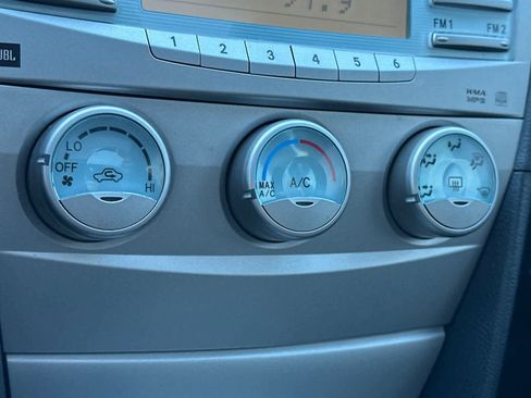 Used 2007 Toyota Camry SE image 18