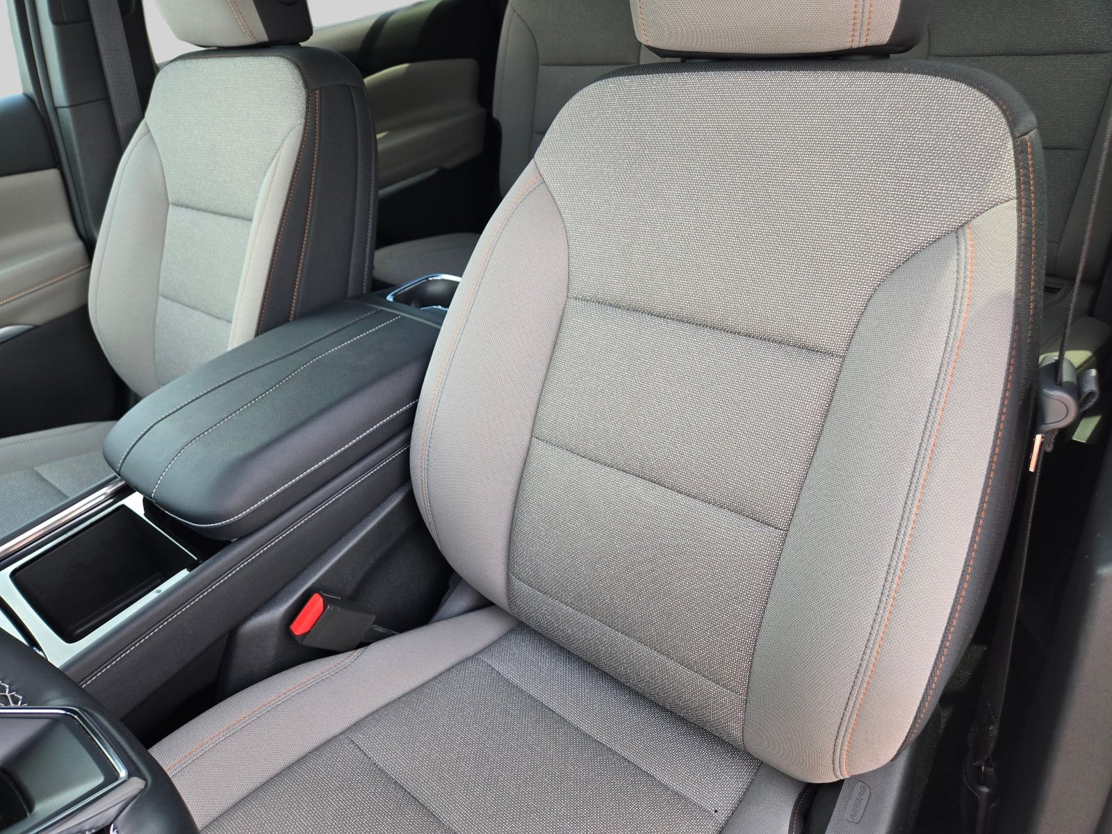 Used 2026 Chevrolet Traverse LT FWD image 16
