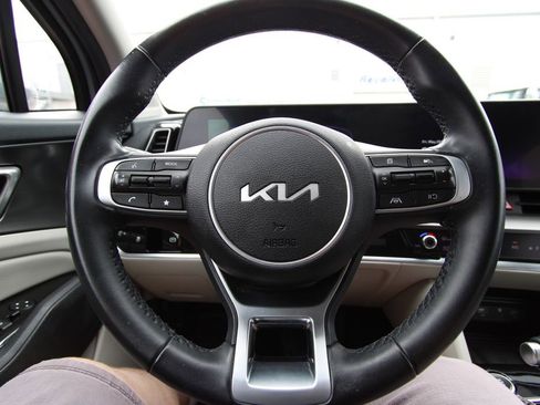 Used 2024 Kia Sportage EX FWD image 19