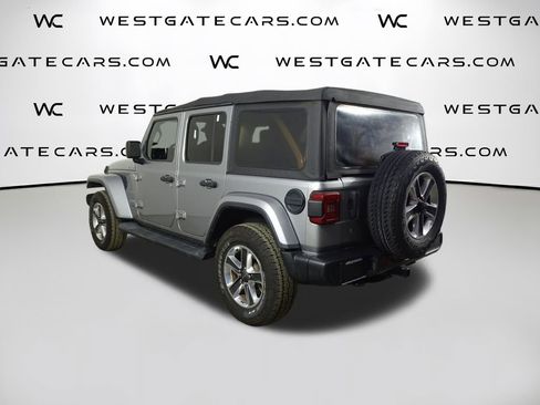 Used 2018 Jeep Wrangler Unlimited Sahara w/ Safety Group image 5