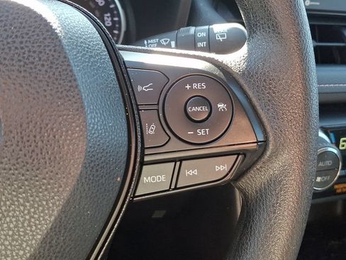 Used 2020 Toyota RAV4 XLE AWD/4WD image 21