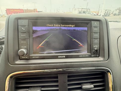 Used 2019 Dodge Grand Caravan SE w/ UConnect Hands-Free Group image 20