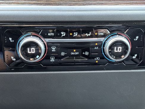 New 2025 GMC Sierra 1500 SLE w/ Preferred Package image 11