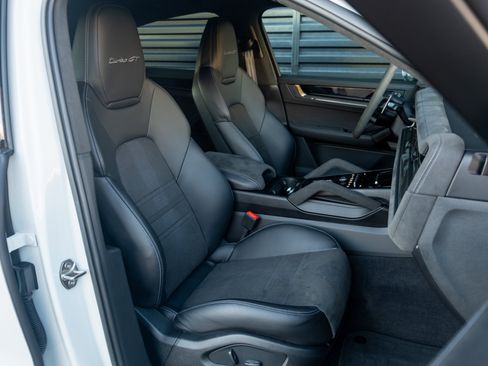 Certified 2024 Porsche Cayenne Turbo GT image 44