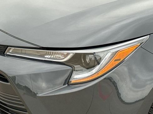 Used 2025 Toyota Corolla LE FWD image 4
