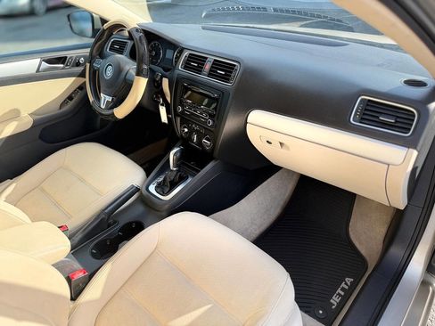 Used 2013 Volkswagen Jetta SE image 24