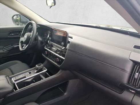 Used 2025 Nissan Pathfinder SV FWD image 22