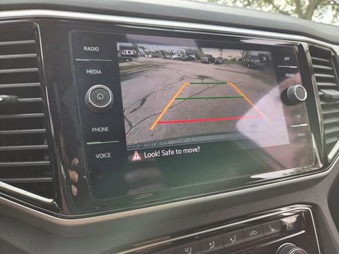 Used 2022 Volkswagen Atlas SE image 30