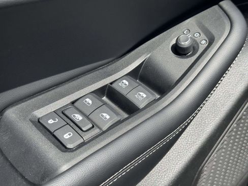 Used 2025 Jeep Grand Cherokee Laredo w/ Luxury Tech Group I AWD/4WD image 17