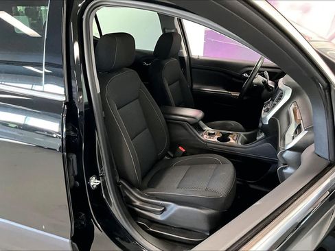 Used 2023 GMC Acadia SLE w/ Driver Convenience Package image 11