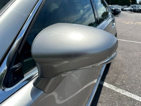 Used 2017 Lexus LS 460 image 9