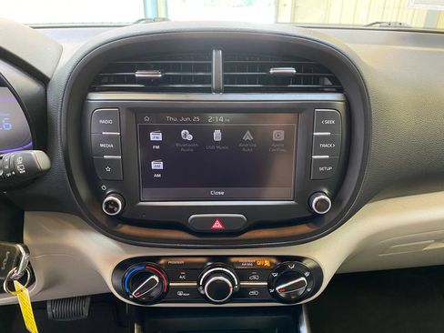 Used 2025 Kia Soul FWD image 38