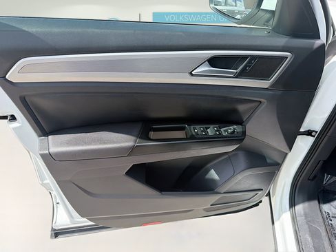 Used 2018 Volkswagen Atlas SE image 19