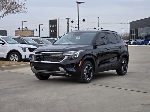 New 2026 Kia Seltos S image 2