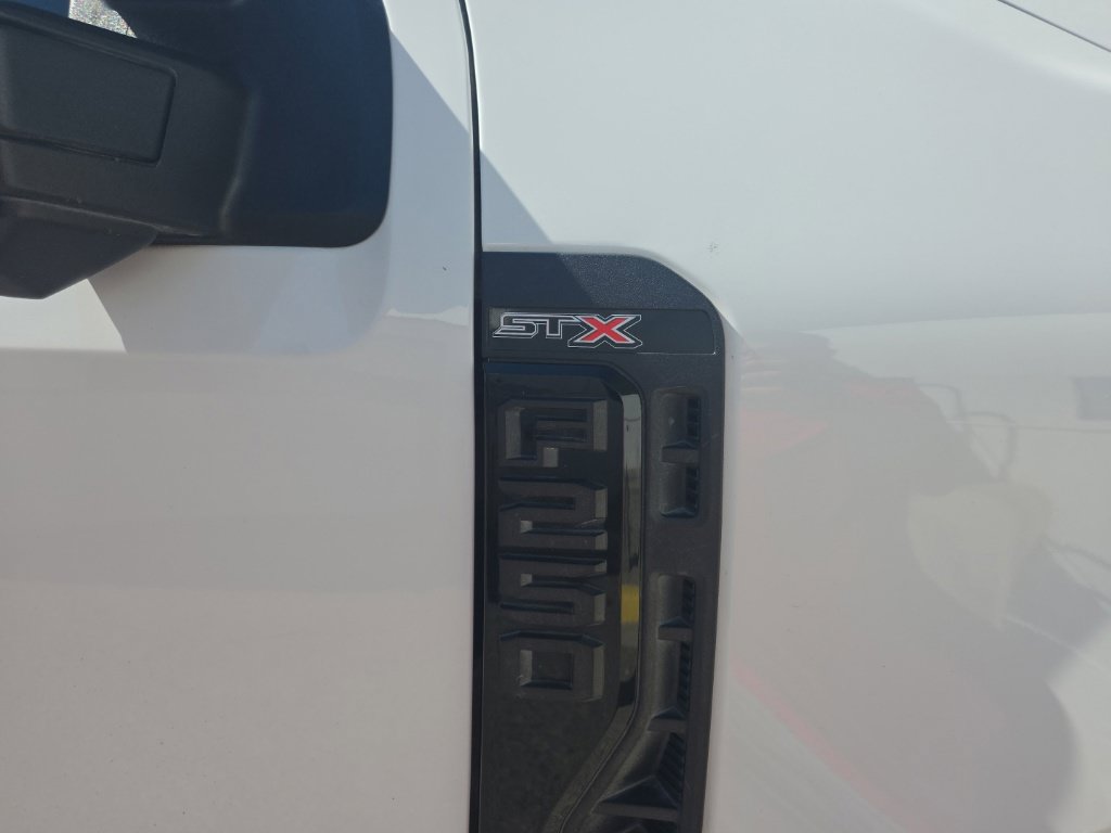 Used 2023 Ford F250 XL w/ STX Appearance Package AWD/4WD image 9