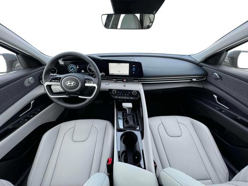 New 2025 Hyundai Elantra Limited FWD image 13