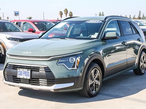 Used 2025 Kia Niro EX image 5