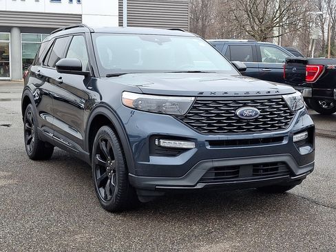 Certified 2022 Ford Explorer ST-Line w/ Class IV Trailer Tow Package image 2