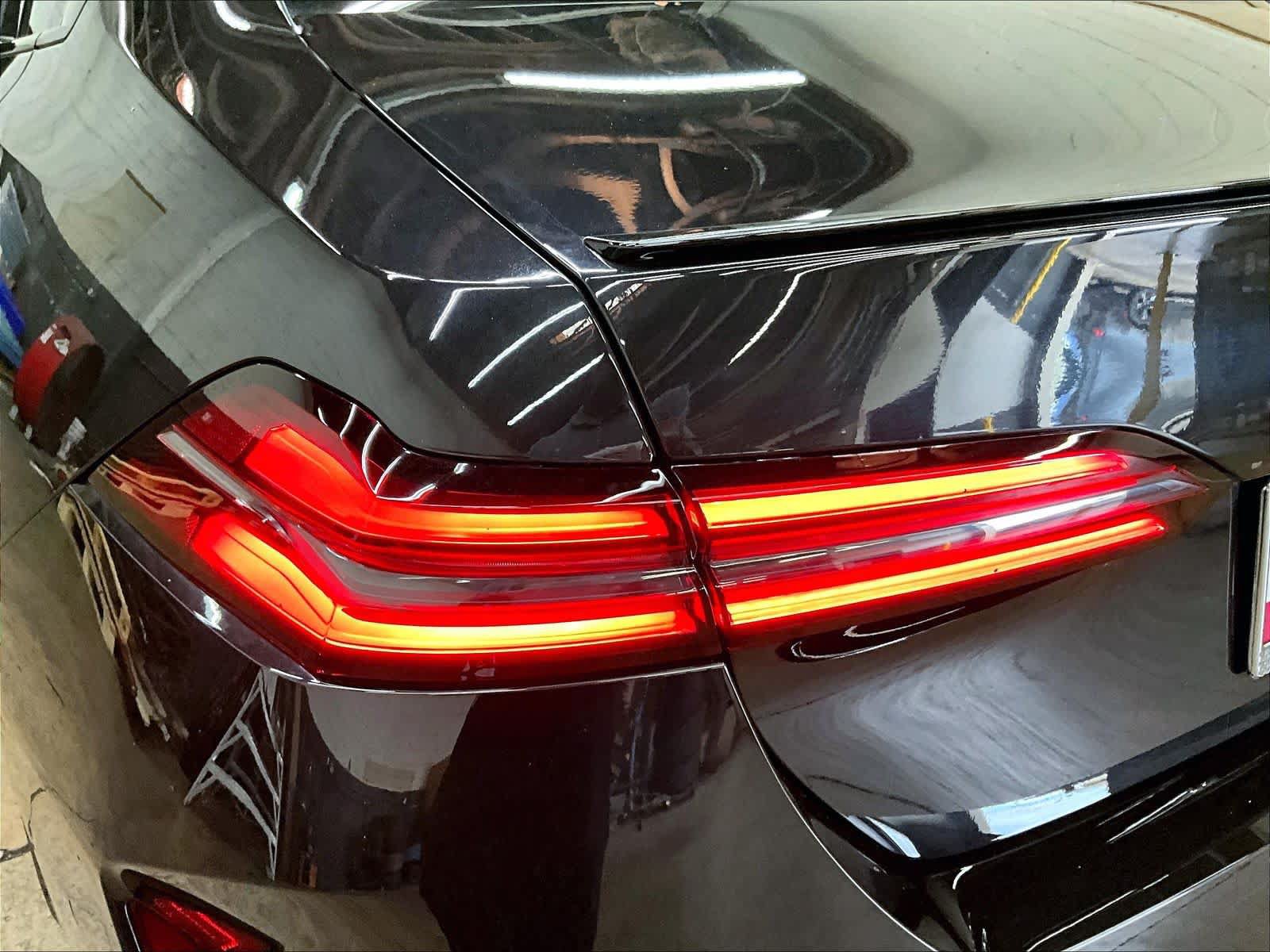 Used 2025 BMW M5 AWD/4WD image 32