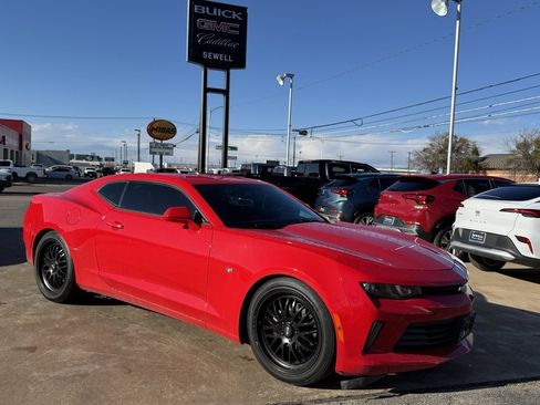 Used 2018 Chevrolet Camaro LT image 1