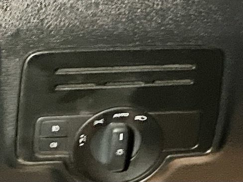 Used 2023 Mercedes-Benz Metris Cargo image 10