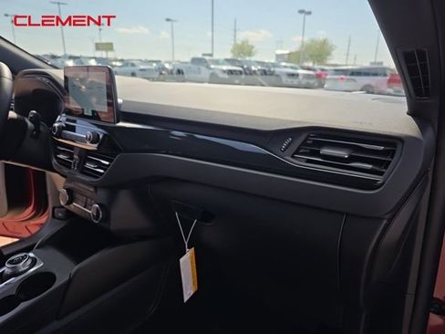 New 2025 Ford Escape ST-Line w/ Cold Weather Package image 33