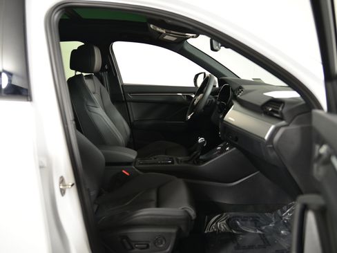 Certified 2025 Audi Q3 2.0T Premium w/ Convenience Package image 18