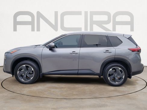Used 2025 Nissan Rogue SV w/ SV Premium Package FWD image 8