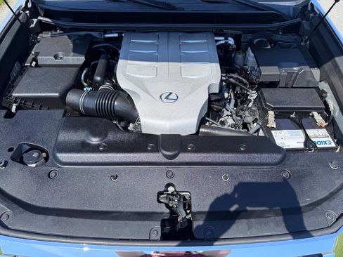 Used 2015 Lexus GX 460 w/ Premium Package AWD/4WD image 18