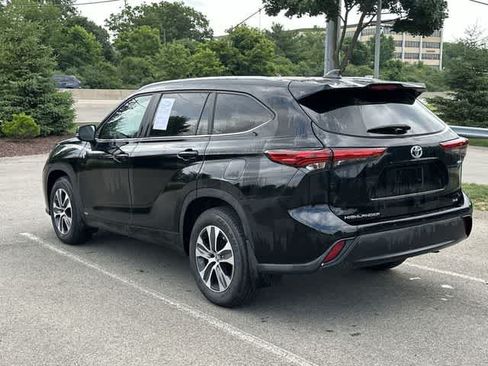 Used 2023 Toyota Highlander XLE AWD/4WD image 22
