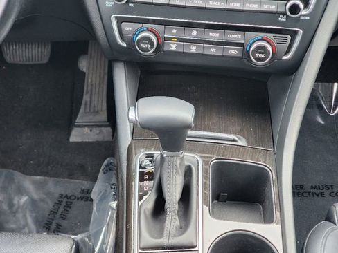 Used 2020 Kia Optima EX image 29